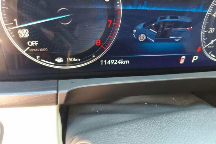 Used Buick GL8 2022 ES Landtrek 653T Comfort Edition Odometer Close Up