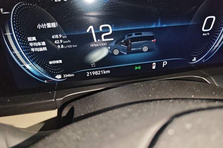 Used Buick GL8 2022 ES Landtrek 653T Luxury Edition Odometer Close Up