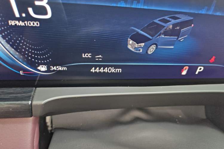 Used Buick GL8 2022 Avenir Aivia Six-Seat Deluxe Edition Odometer Close Up