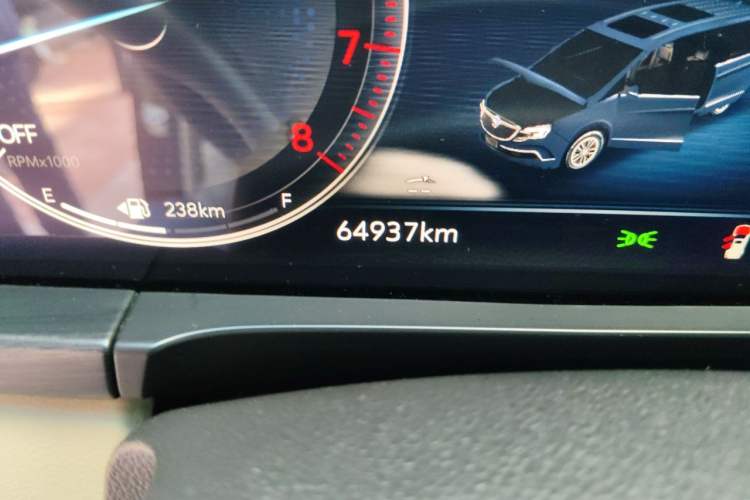 Used Buick GL8 2022 ES Landtrek 653T Luxury Edition Odometer Close Up