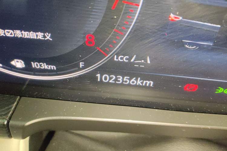 Used Buick GL8 2022 Avenir Aivia 7-Seater Deluxe Edition Odometer Close Up