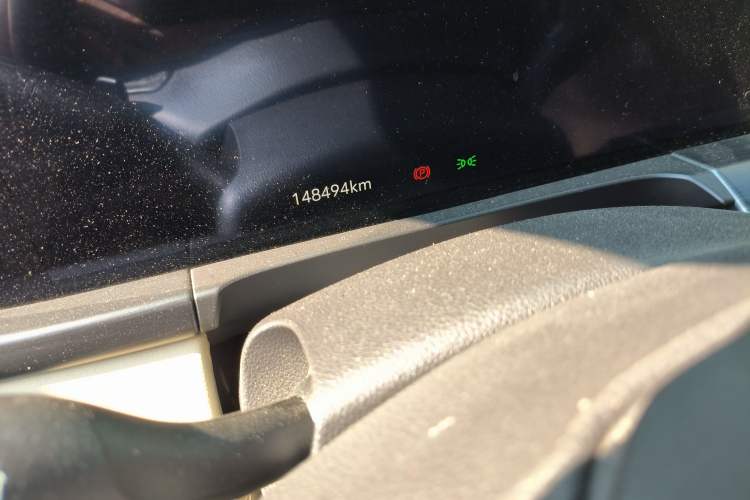 Used Buick GL8 2022 ES Landtrek 653T Luxury Edition Odometer Close Up