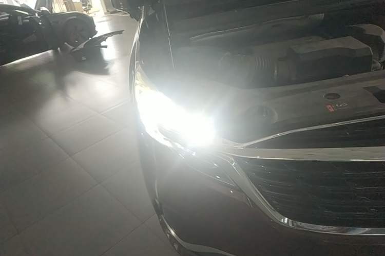 Used Buick GL8 2022 ES Landtrek 653T Comfort Edition Right Front Headlight