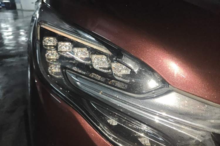 Used Buick GL8 2022 ES Landtrek 653T Luxury Edition Right Front Headlight