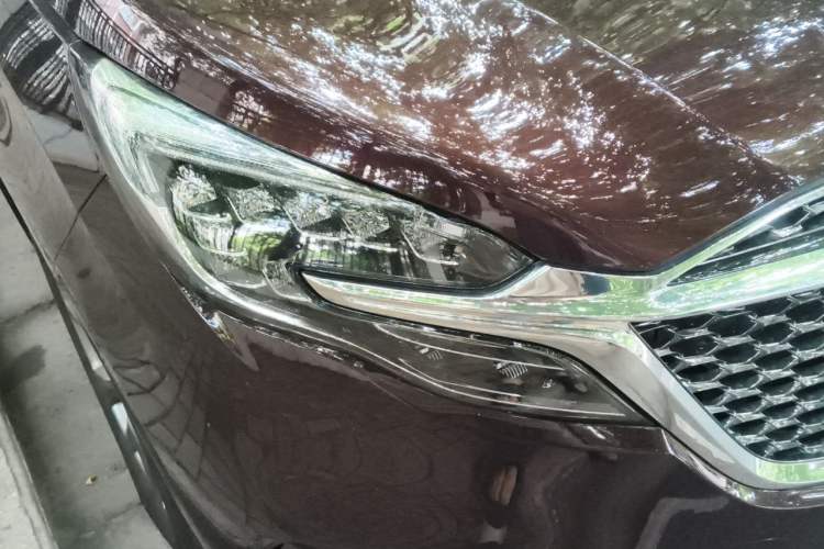 Used Buick GL8 2022 Avenir Aivia Six-Seat Deluxe Edition Right Front Headlight