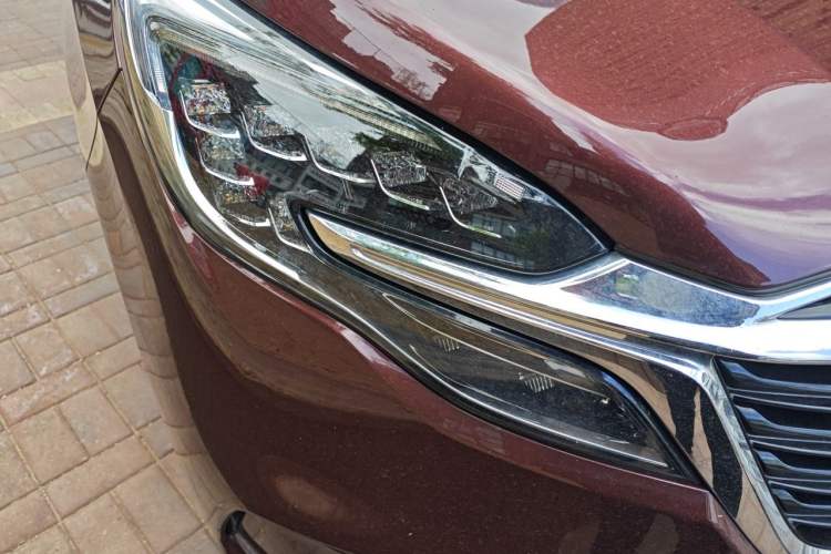 Used Buick GL8 2022 ES Landtrek 653T Comfort Edition Right Front Headlight