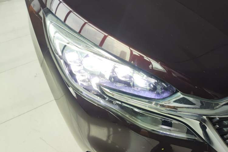 Used Buick GL8 2022 Avenir Aivia 7-Seater Deluxe Edition Right Front Headlight