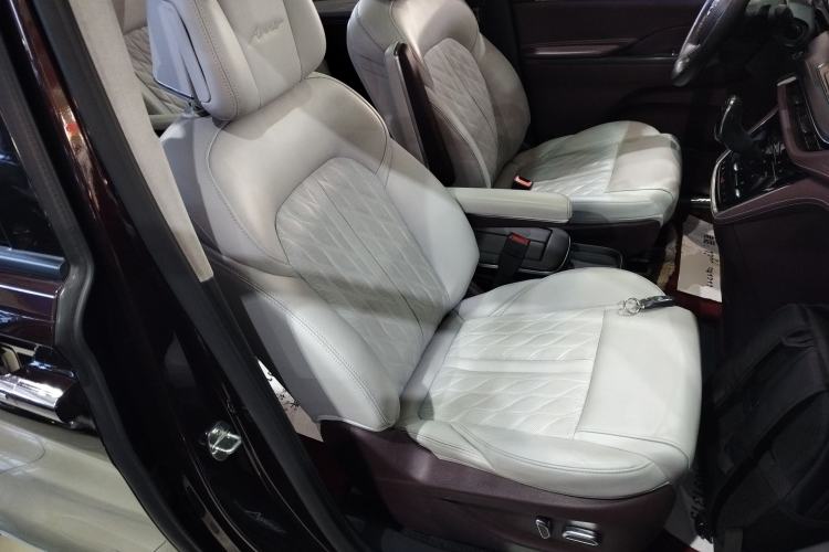 Used Buick GL8 2022 Avenir Aivia Six-Seat Deluxe Edition Right Front Seat