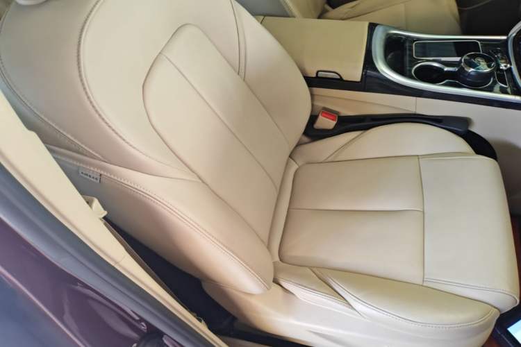Used Buick GL8 2022 ES Landtrek 653T Luxury Edition Right Front Seat