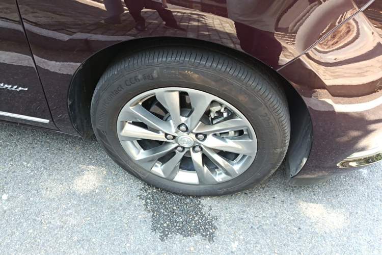 Used Buick GL8 2022 Avenir Aivia 7-Seater Deluxe Edition Right Front Wheel Hub