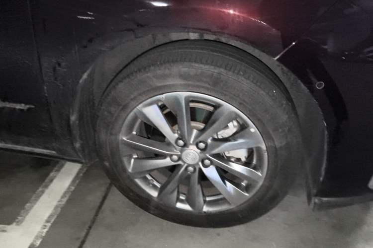 Used Buick GL8 2022 Facelifted Avenir Aivia 7-Seater Premium Edition Right Front Wheel Hub