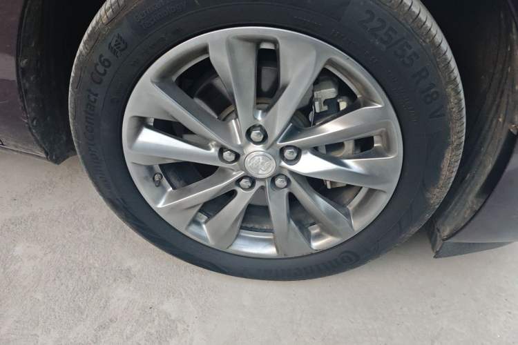 Used Buick GL8 2022 Facelift Avenir Aivia Six-Seat Deluxe Edition Right Front Wheel Hub