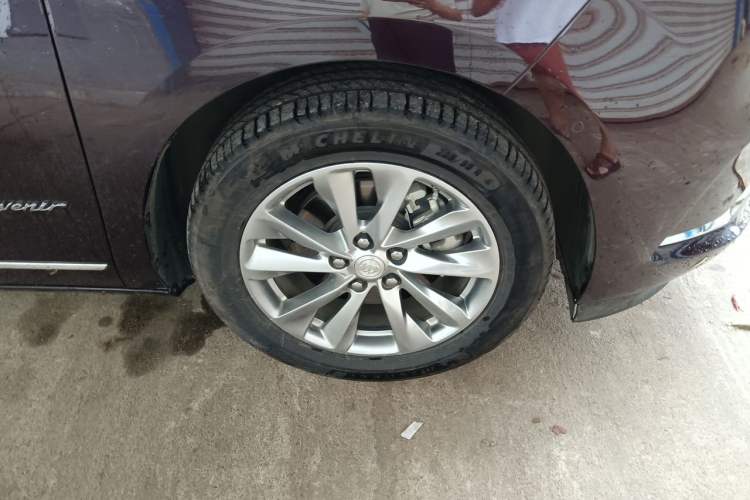Used Buick GL8 2022 Avenir Aivia Six-Seat Deluxe Edition Right Front Wheel Hub