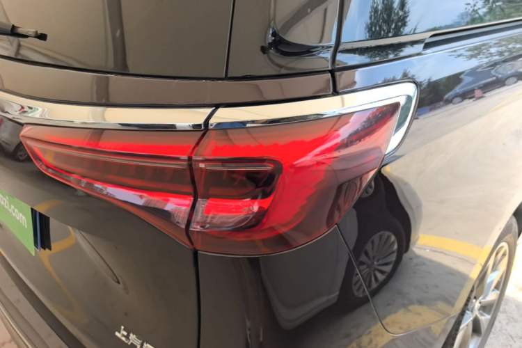 Used Buick GL8 2022 Facelift Avenir Aivia Six-Seat Deluxe Edition Right Rear Taillight