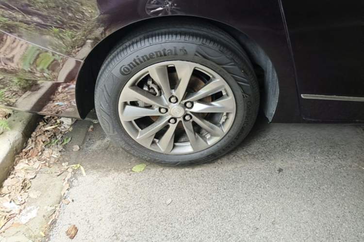 Used Buick GL8 2022 Avenir Aivia 7-Seater Deluxe Edition Right Rear Wheel Hub