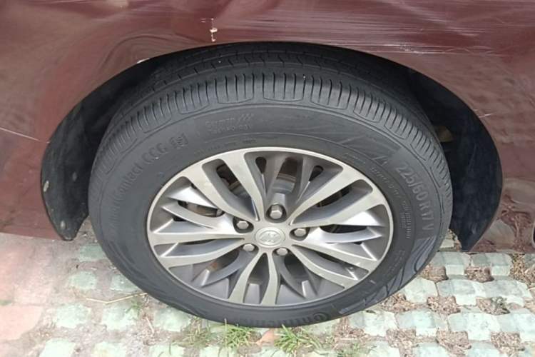 Used Buick GL8 2022 ES Landtrek 653T Luxury Edition Right Rear Wheel Hub