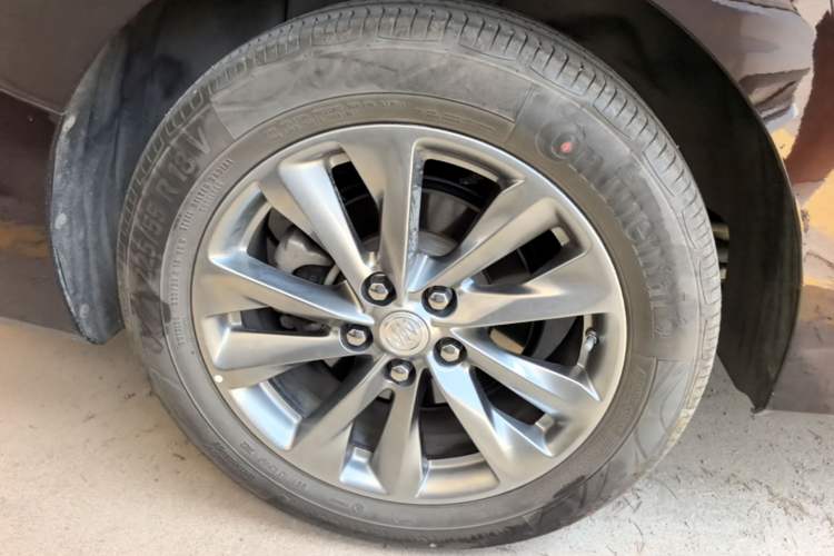 Used Buick GL8 2022 Facelift Avenir Aivia Six-Seat Deluxe Edition Right Rear Wheel Hub