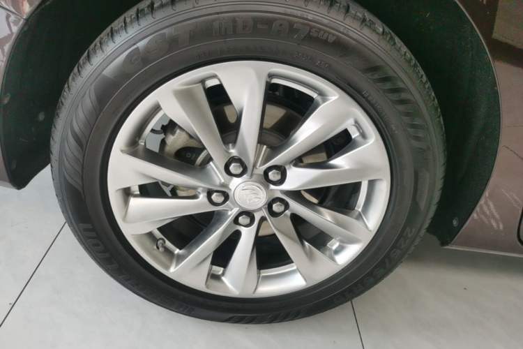 Used Buick GL8 2022 Avenir Aivia Six-Seat Deluxe Edition Right Rear Wheel Hub