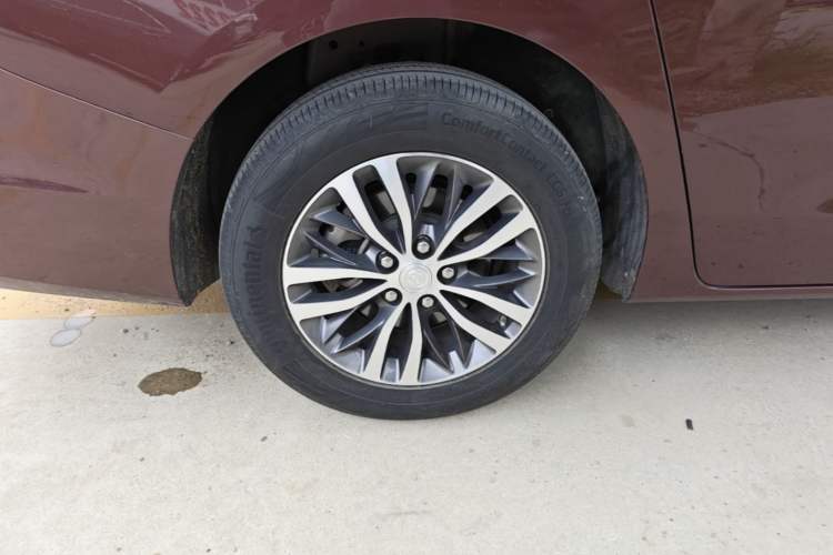 Used Buick GL8 2022 ES Landtrek 653T Luxury Edition Right Rear Wheel Hub