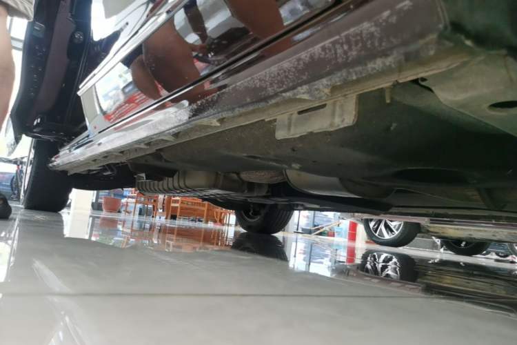 Used Buick GL8 2022 Avenir Aivia Six-Seat Deluxe Edition Right Side Sill