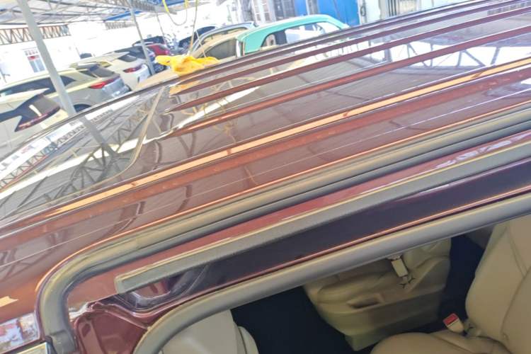 Used Buick GL8 2022 ES Landtrek 653T Luxury Edition Roof