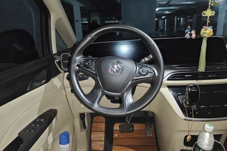 Used Buick GL8 2022 ES Landtrek 653T Luxury Edition Steering Wheel