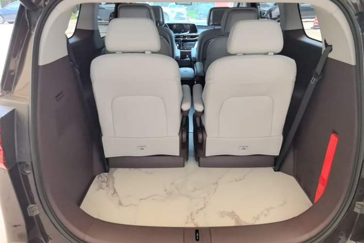 Used Buick GL8 2022 Facelift Avenir Aivia Six-Seat Deluxe Edition Trunk