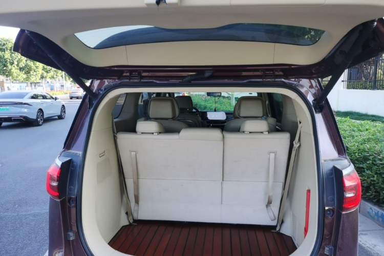 Used Buick GL8 2022 ES Landtrek 653T Flagship Model Trunk