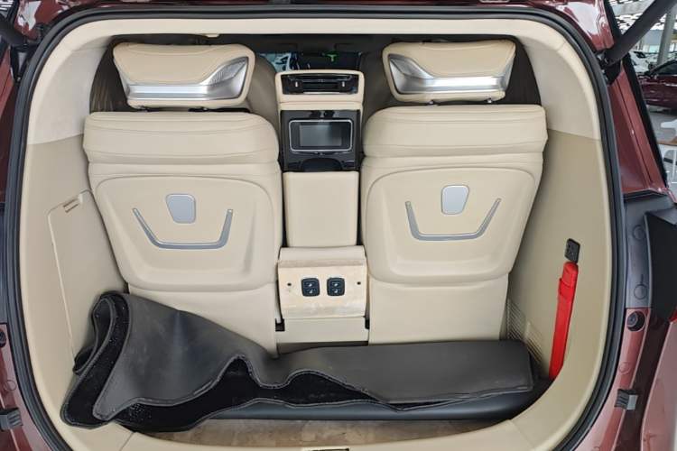 Used Buick GL8 2022 ES Landtrek 653T Luxury Edition Trunk
