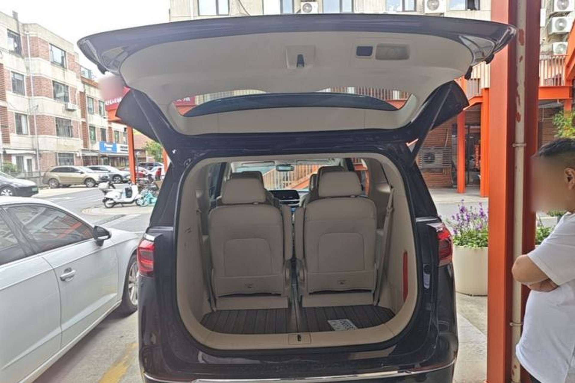 Used Buick GL8 2022 Avenir Aivia Six-Seat Deluxe Edition Trunk