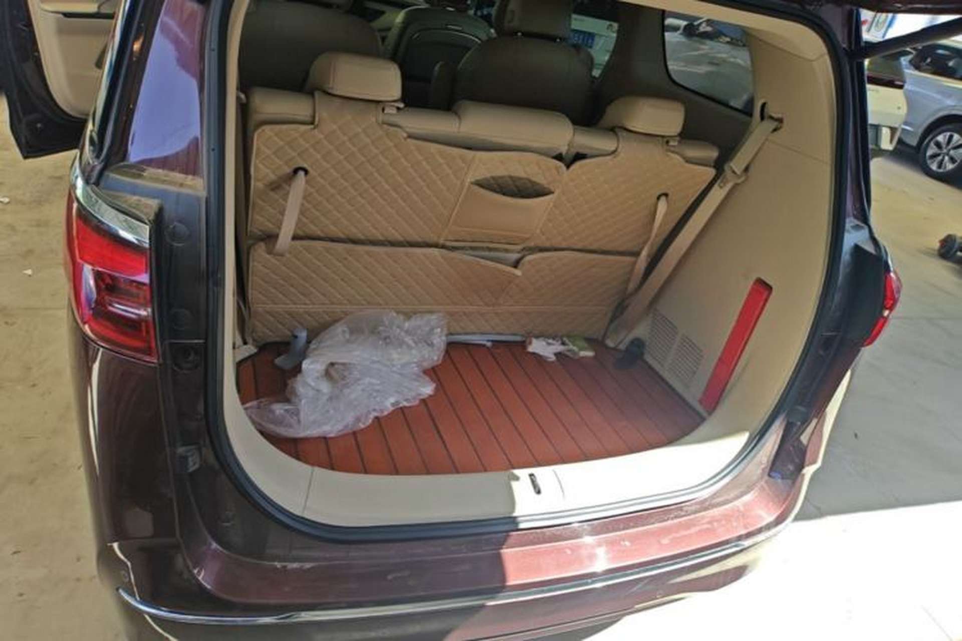 Used Buick GL8 2022 ES Landtrek 653T Luxury Edition Trunk