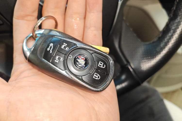Used Buick GL8 2022 Avenir Aivia Six-Seat Deluxe Edition Vehicle Key