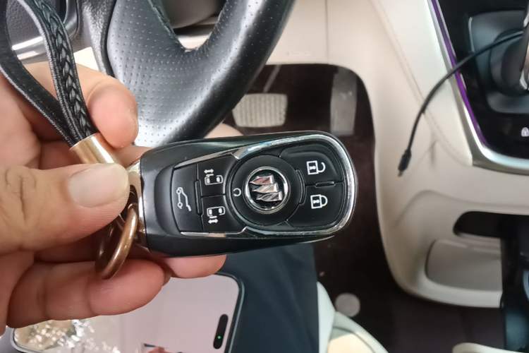 Used Buick GL8 2022 Avenir Aivia Six-Seat Deluxe Edition Vehicle Key