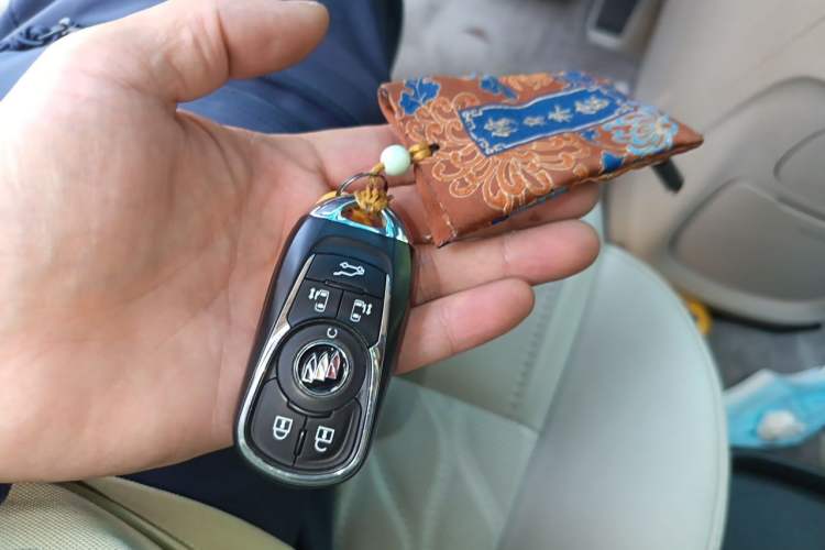 Used Buick GL8 2022 Avenir Aivia 7-Seater Deluxe Edition Vehicle Key