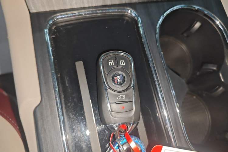 Used Buick GL8 2022 ES Landtrek 653T Comfort Edition Vehicle Key