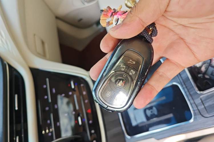Used Buick GL8 2022 Avenir Aivia 7-Seater Deluxe Edition Vehicle Key