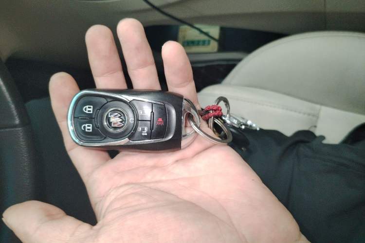 Used Buick GL8 2022 ES Landtrek 653T Luxury Edition Vehicle Key