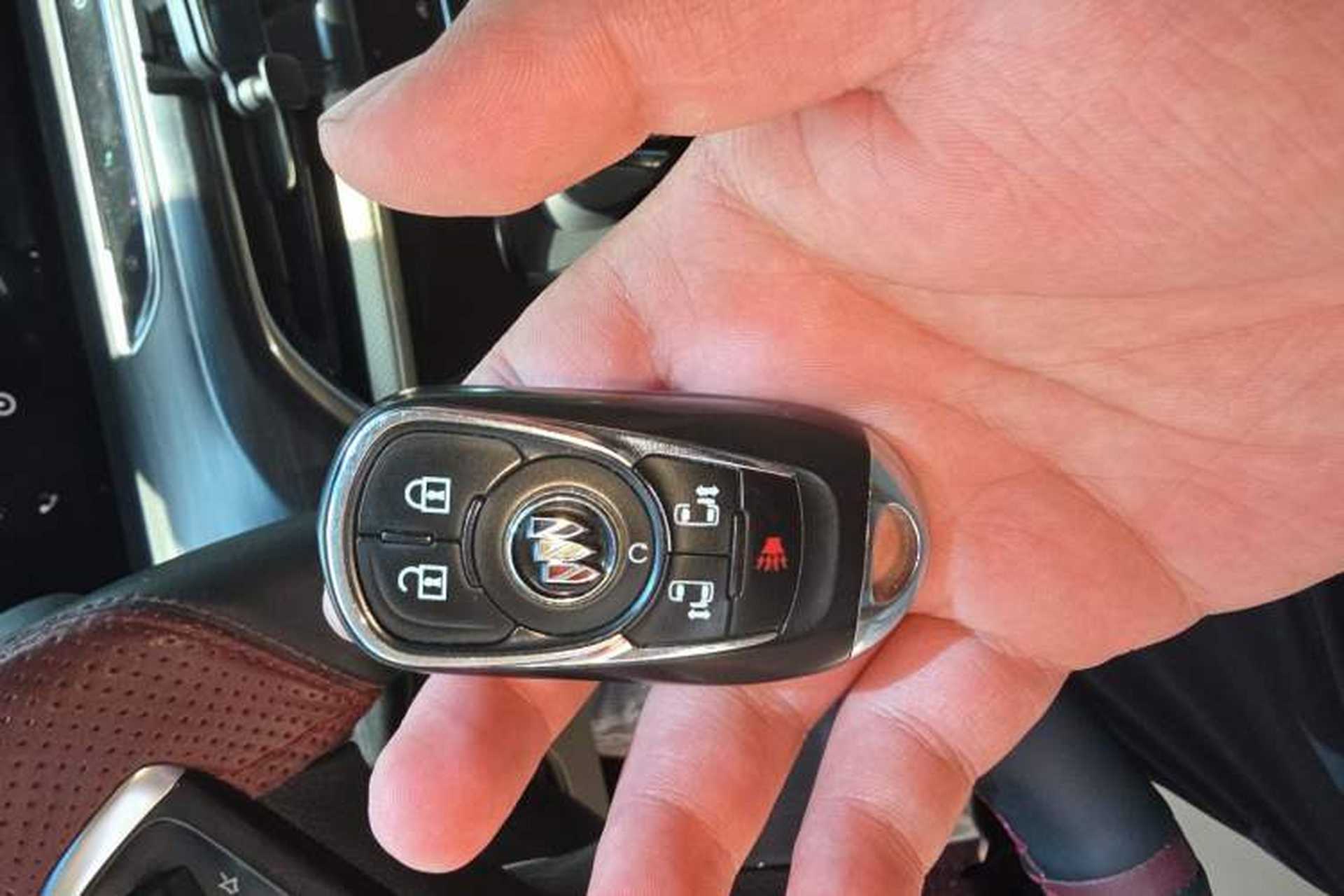 Used Buick GL8 2022 ES Landtrek 653T Luxury Edition Vehicle Key