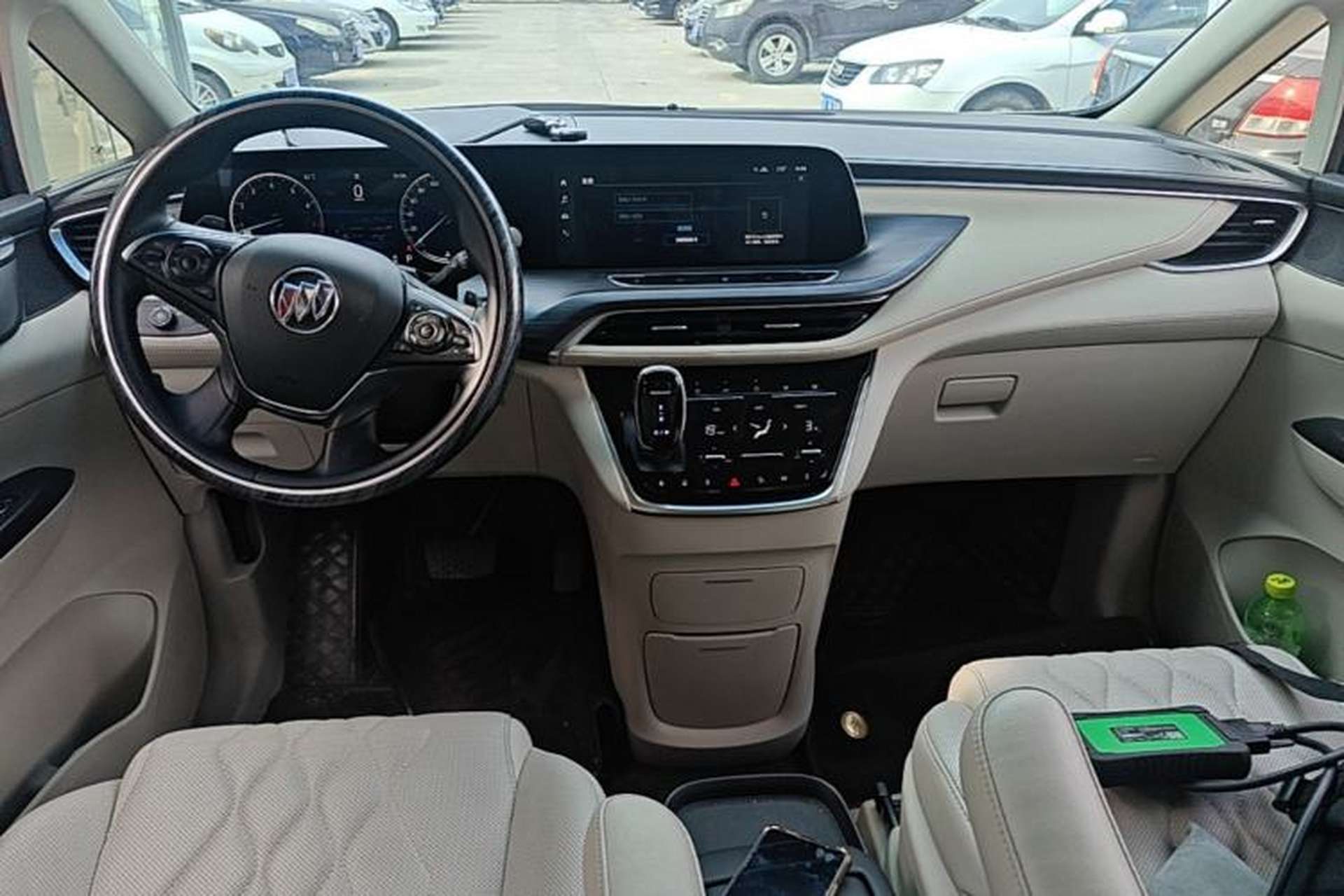 Used Buick GL8 2022 ES Landtrek 653T Comfort Edition Center Console