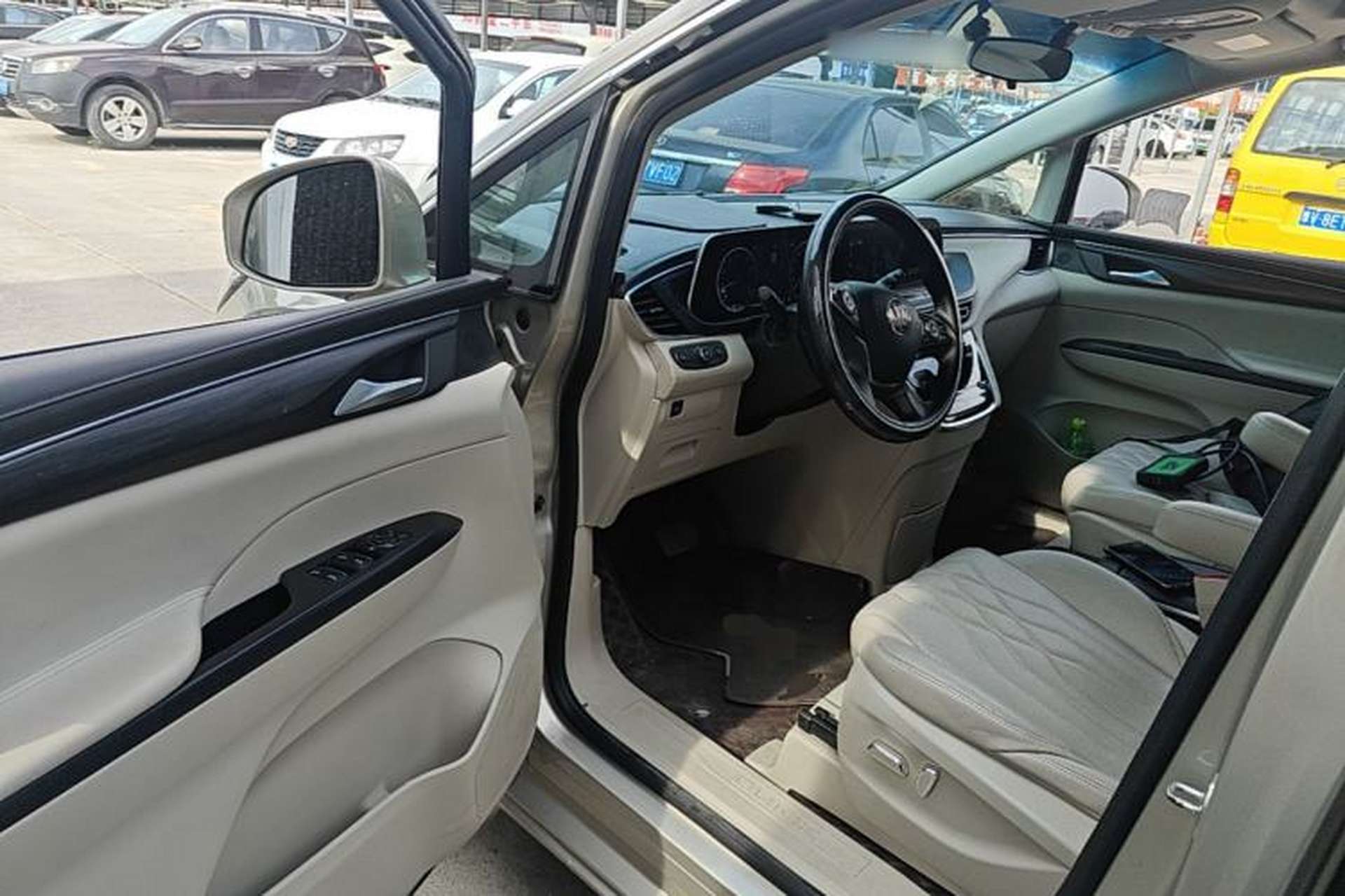 Used Buick GL8 2022 ES Landtrek 653T Comfort Edition Driver Seat