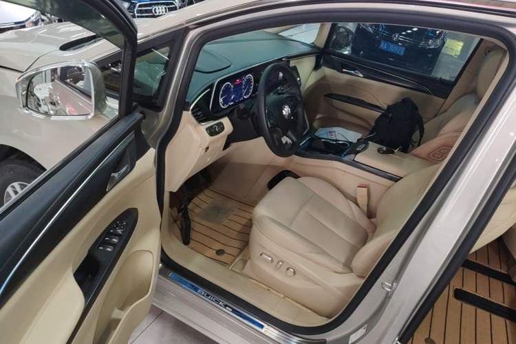 Used Buick GL8 2022 ES Landtrek 653T Luxury Edition Driver Seat