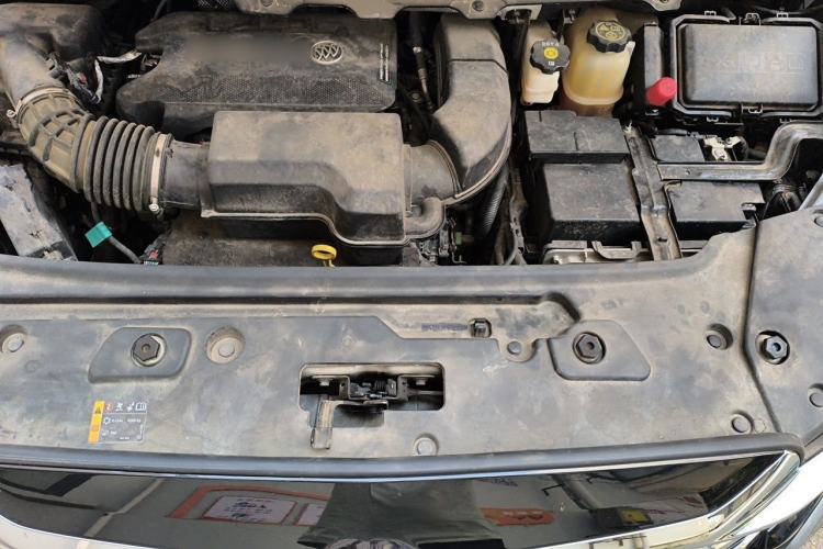 Used Buick GL8 2022 Land Cruiser Executive Class 652T Comfort Model Engine Bay