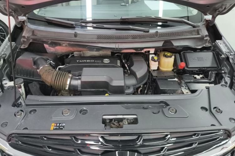 Used Buick GL8 2022 Land Business Class 652T Luxury Model Engine Bay