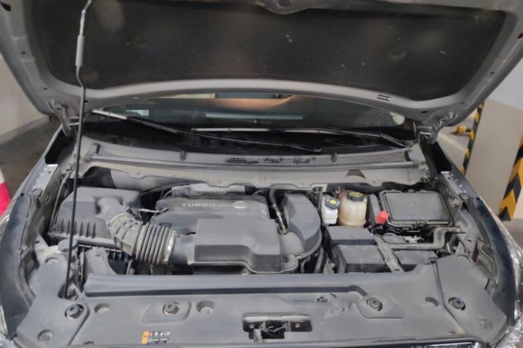 Used Buick GL8 2022 Land Business Class 652T Luxury Model Engine Bay