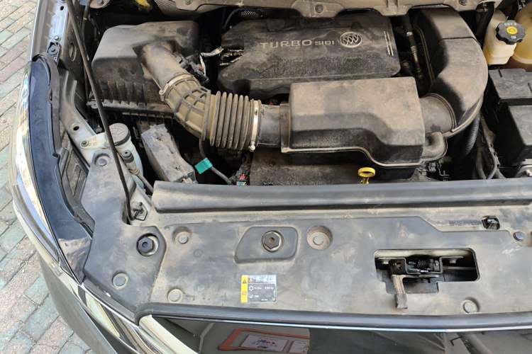 Used Buick GL8 2022 Land Cruiser Executive Class 652T Comfort Model Engine Bay Right