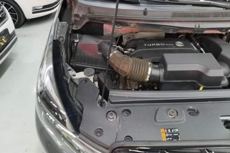 Used Buick GL8 2022 Land Business Class 652T Luxury Model Engine Bay Right