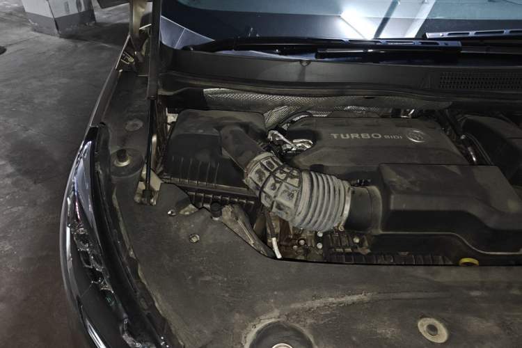 Used Buick GL8 2022 ES Landtrek 653T Luxury Edition Engine Bay Right