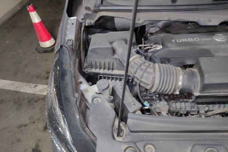 Used Buick GL8 2022 Land Business Class 652T Luxury Model Engine Bay Right