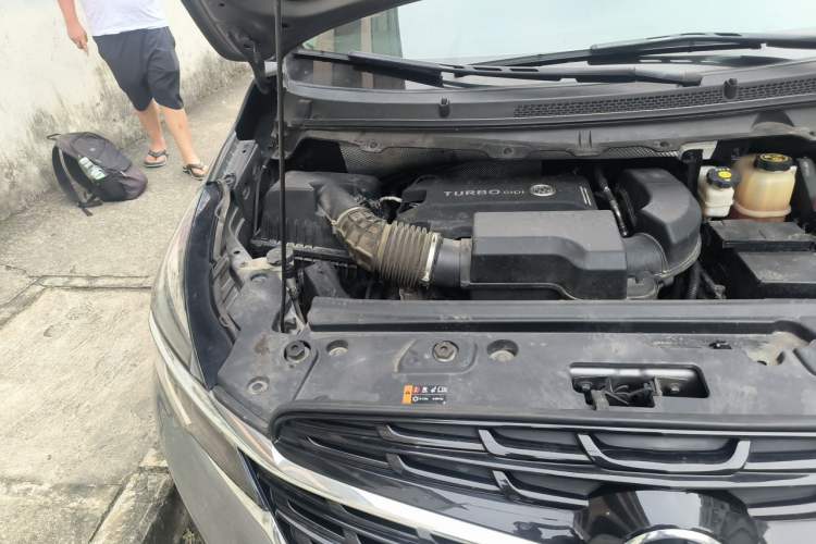 Used Buick GL8 2022 Land Business Class 652T Luxury Model Engine Bay Right