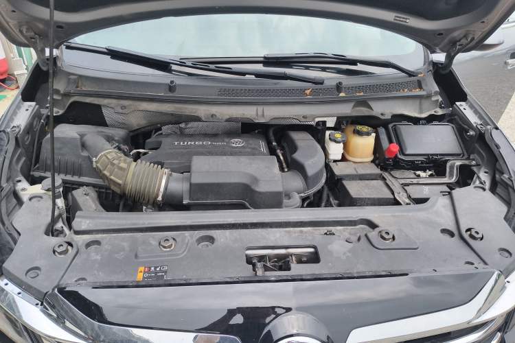 Used Buick GL8 2022 Land Business Class 652T Luxury Model Engine Bay